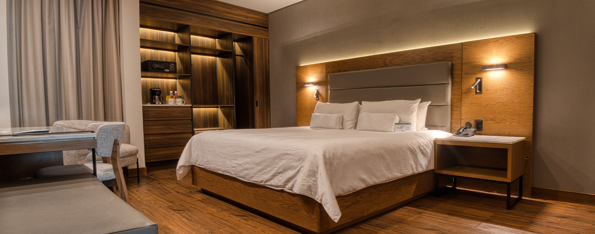 Superior King Room