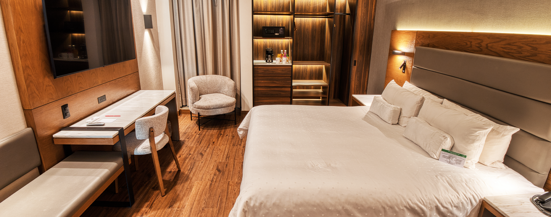 Superior King Room